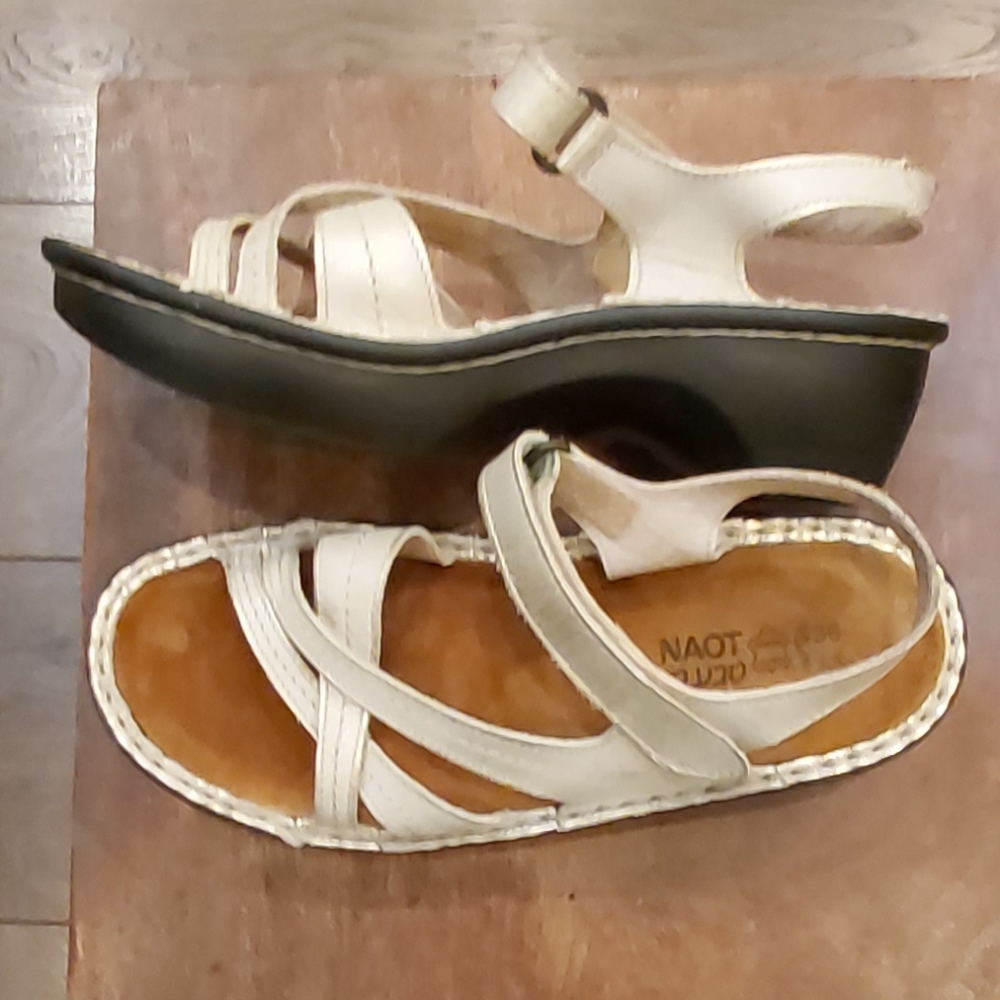 Naot Paris leather platform sandals